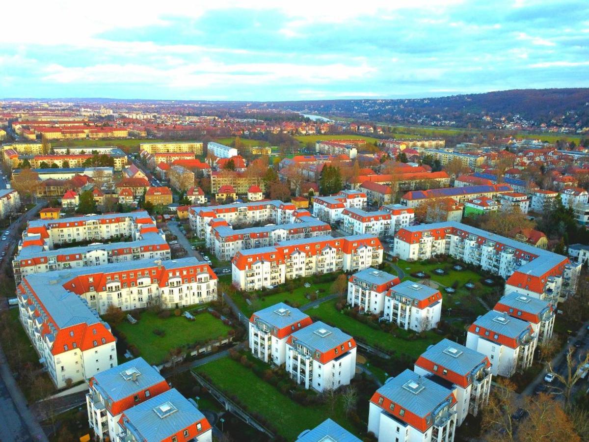 Ferienwohnung Tukan Apartment Dresden Laubegast Wlan Tv Ebike Екстериор снимка